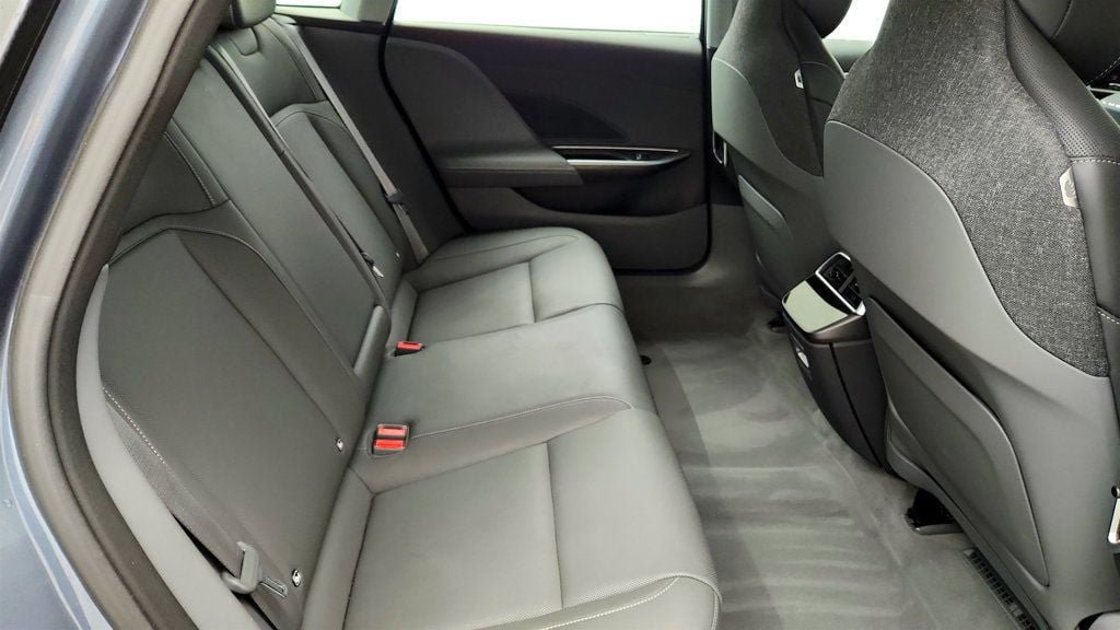 Used 2025 Lucid Air Touring AWD/4WD image 24