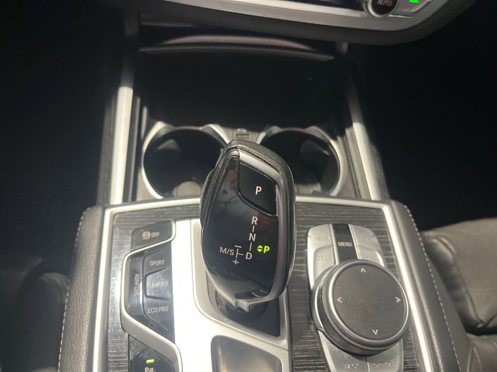 Used 2021 BMW 740i w/ M Sport Package RWD image 30