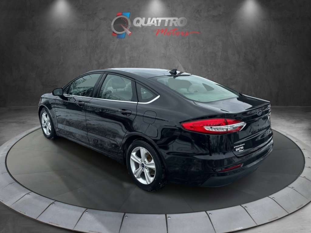 Used 2020 Ford Fusion SE image 3