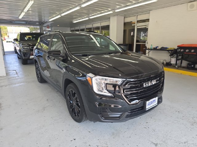 Certified 2023 GMC Terrain SLE w/ Driver Convenience Package FWD image 7