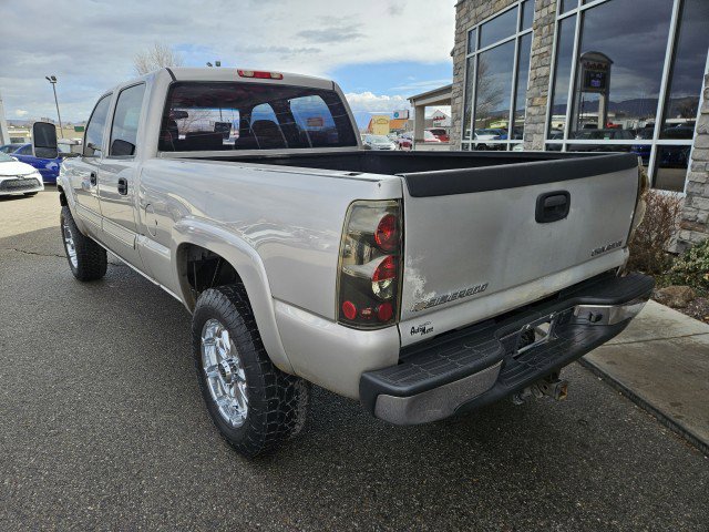 Used 2005 Chevrolet Silverado 2500 LS w/ Heavy-Duty Power Package AWD/4WD image 3
