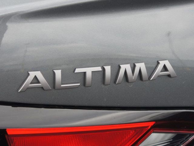 Used 2025 Nissan Altima 2.5 SR image 16