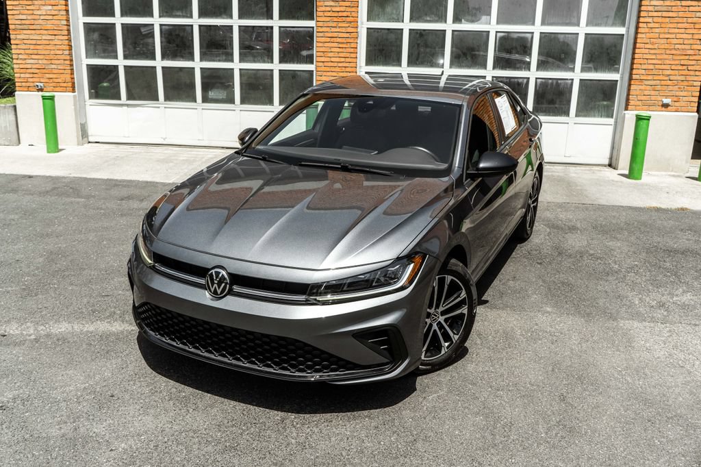 Used 2025 Volkswagen Jetta Sport FWD image 2
