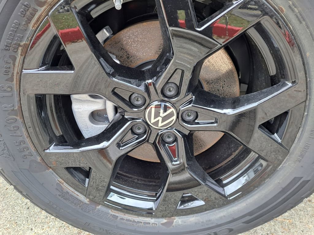 Used 2025 Volkswagen Atlas Peak Edition SE image 29