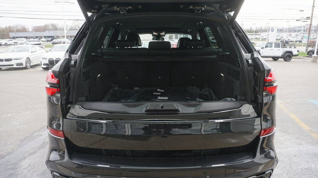 New 2026 BMW X5 xDrive40i w/ M Sport Package AWD/4WD image 6