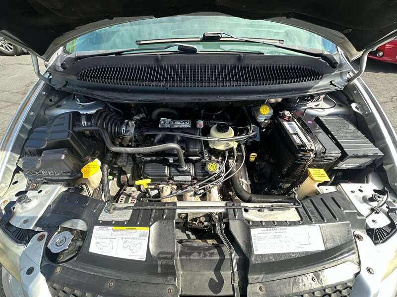Used 2004 Dodge Grand Caravan SXT w/ Premium Group FWD image 11