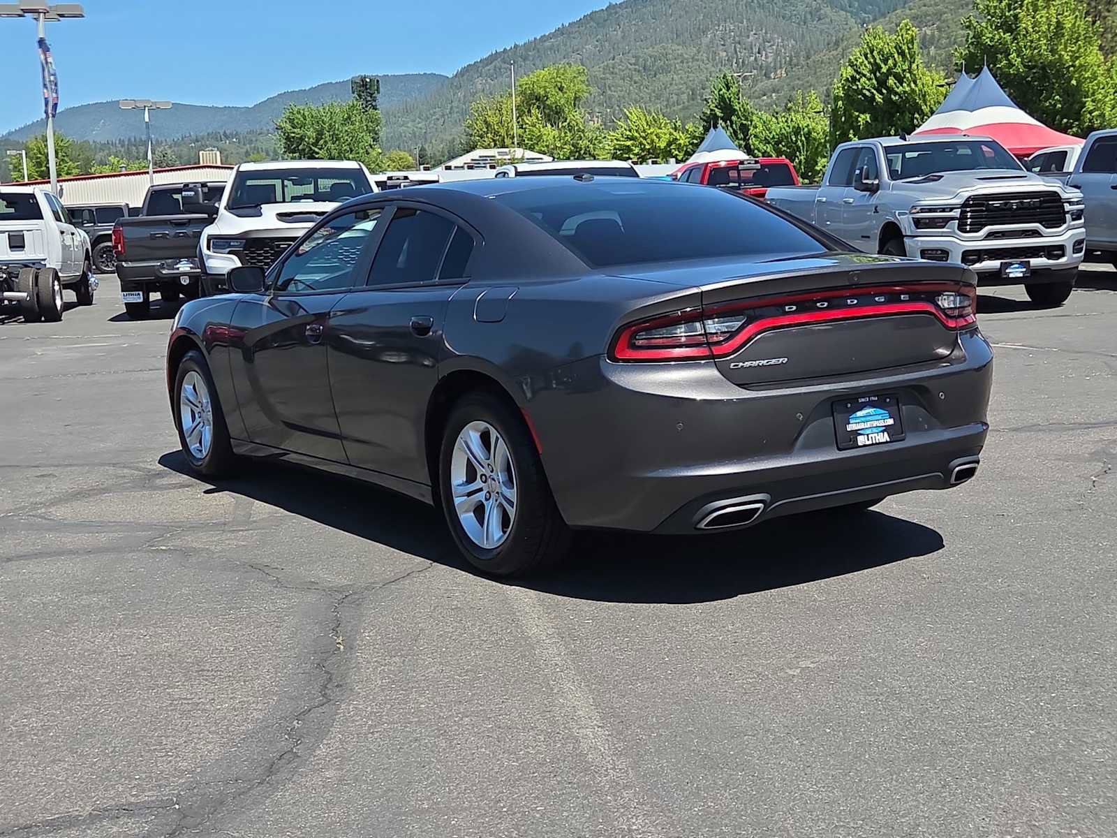 Used 2022 Dodge Charger SXT RWD image 12