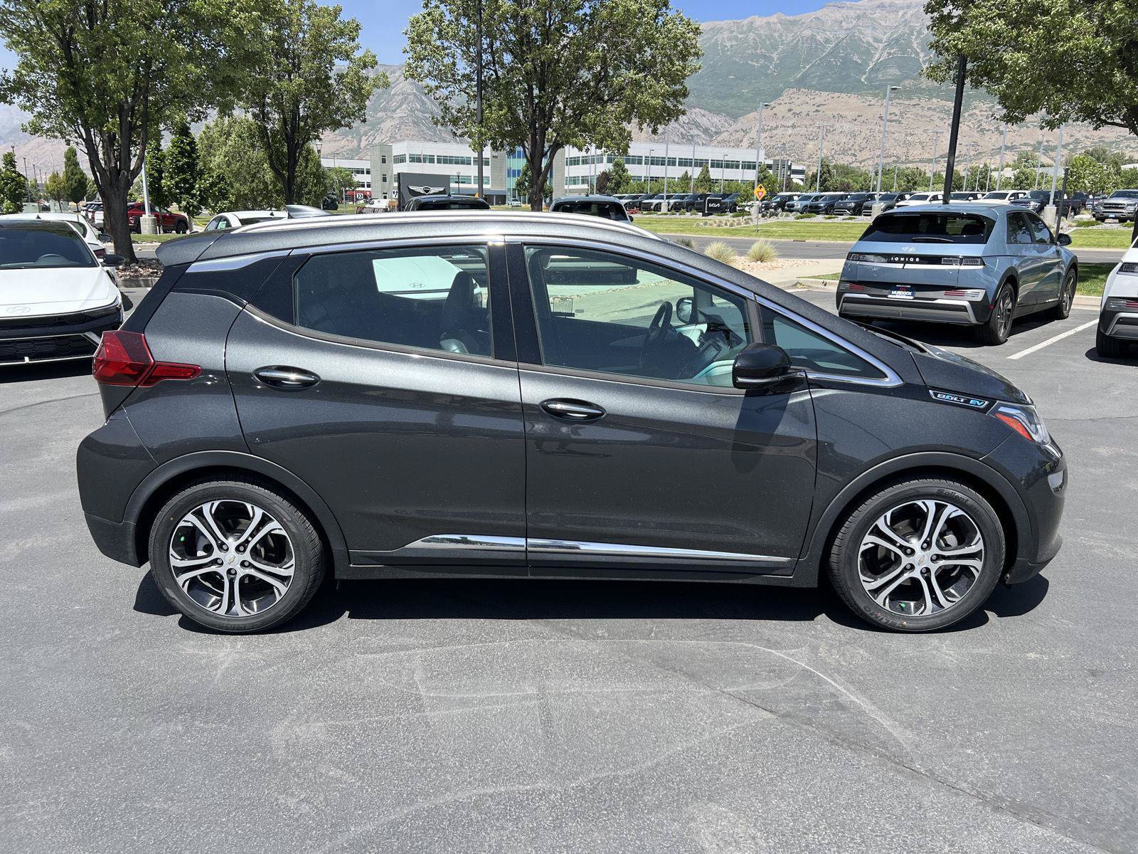 Used 2018 Chevrolet Bolt Premier w/ Driver Confidence II Package FWD image 6