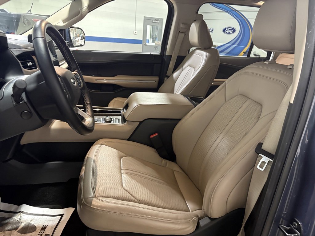 Used 2022 Ford Expedition Limited image 12