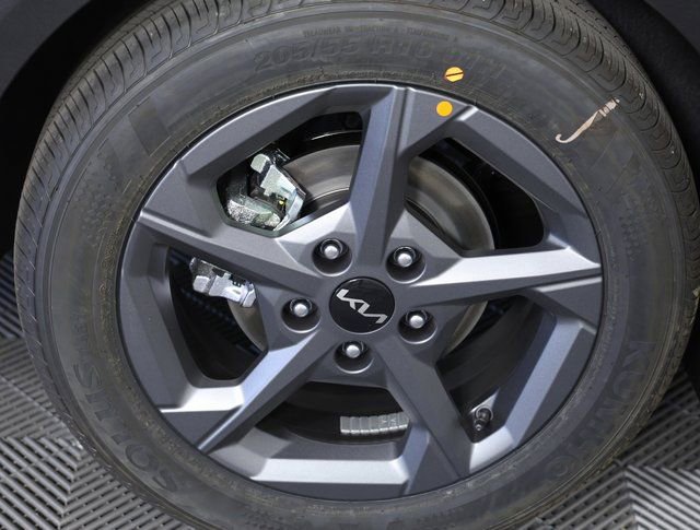 Certified 2025 Kia K4 LXS image 7