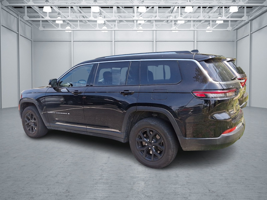 Used 2023 Jeep Grand Cherokee L Limited AWD/4WD image 3