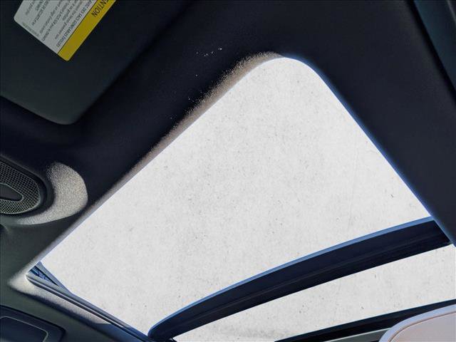 Certified 2025 Porsche Macan Turbo image 27