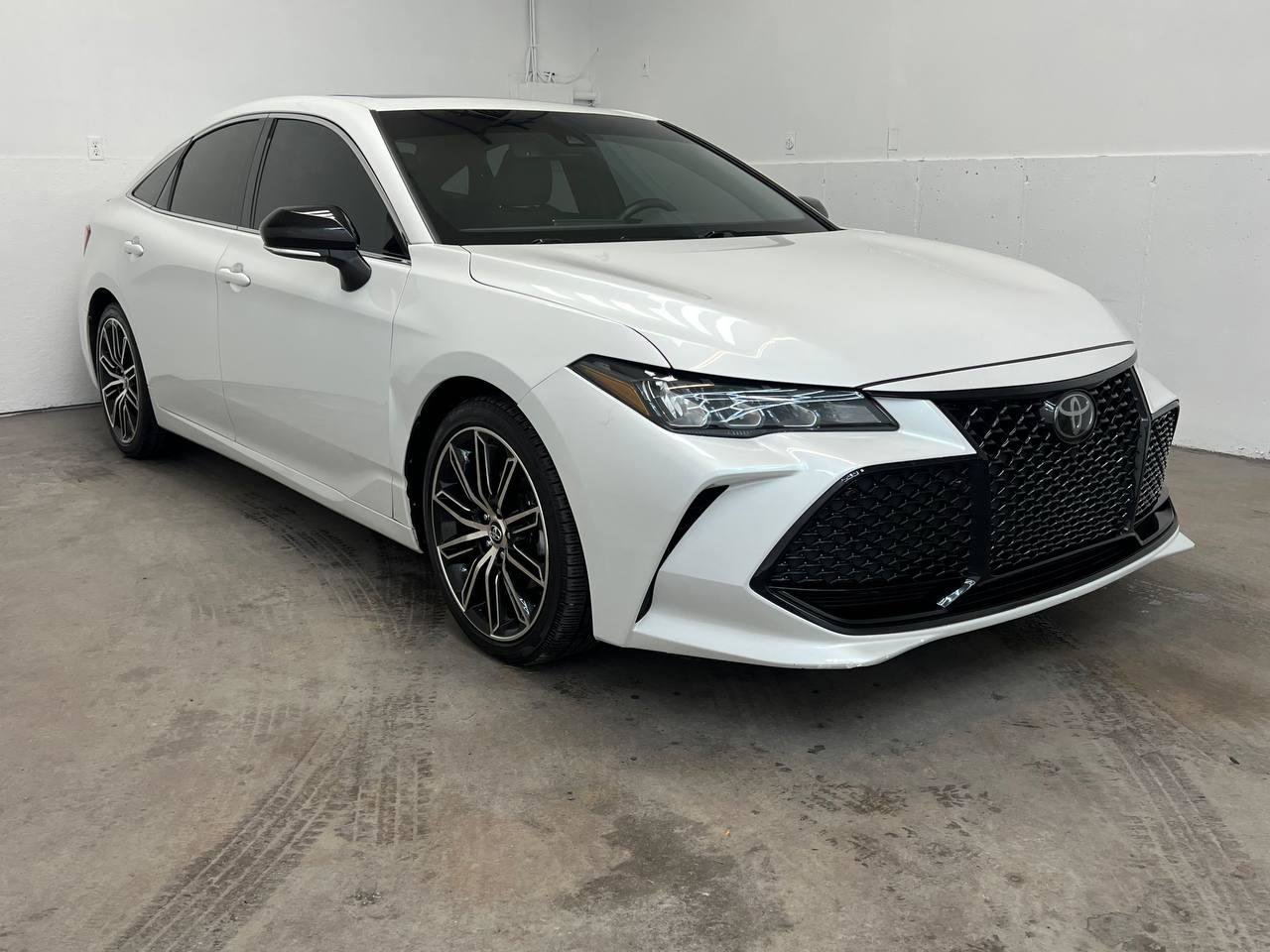 Used 2019 Toyota Avalon XSE w/ Carpet Mat Package FWD image 3