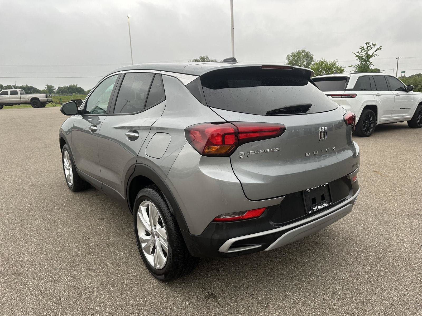 Used 2025 Buick Encore GX Preferred AWD/4WD image 3