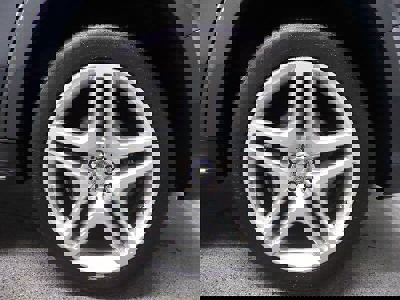 Used 2014 Mercedes-Benz GL 550 GL 550 4MATIC w/ Driver Assistance Package image 37