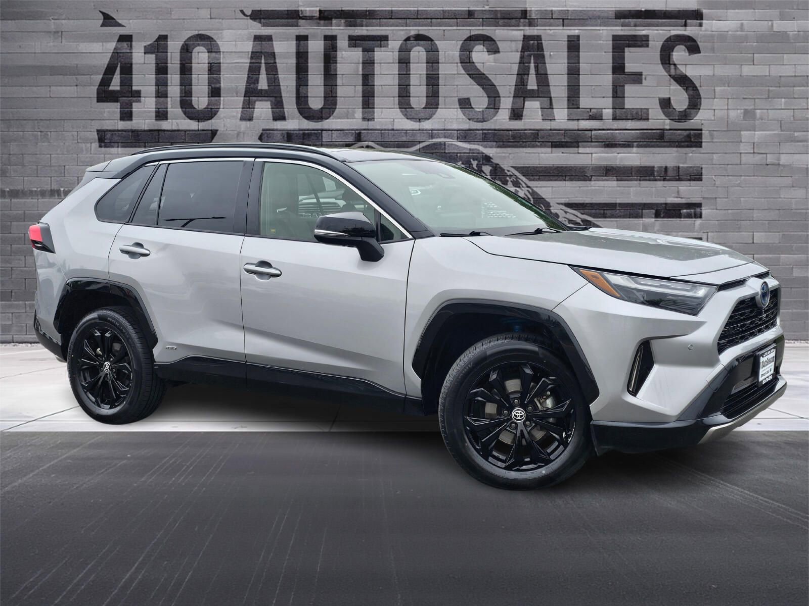 Used 2023 Toyota RAV4 XSE AWD/4WD image 1