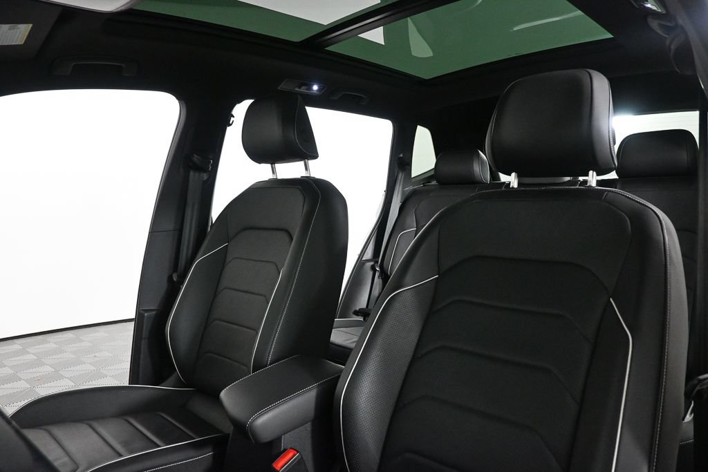 Used 2024 Volkswagen Tiguan SEL R-Line AWD/4WD image 5