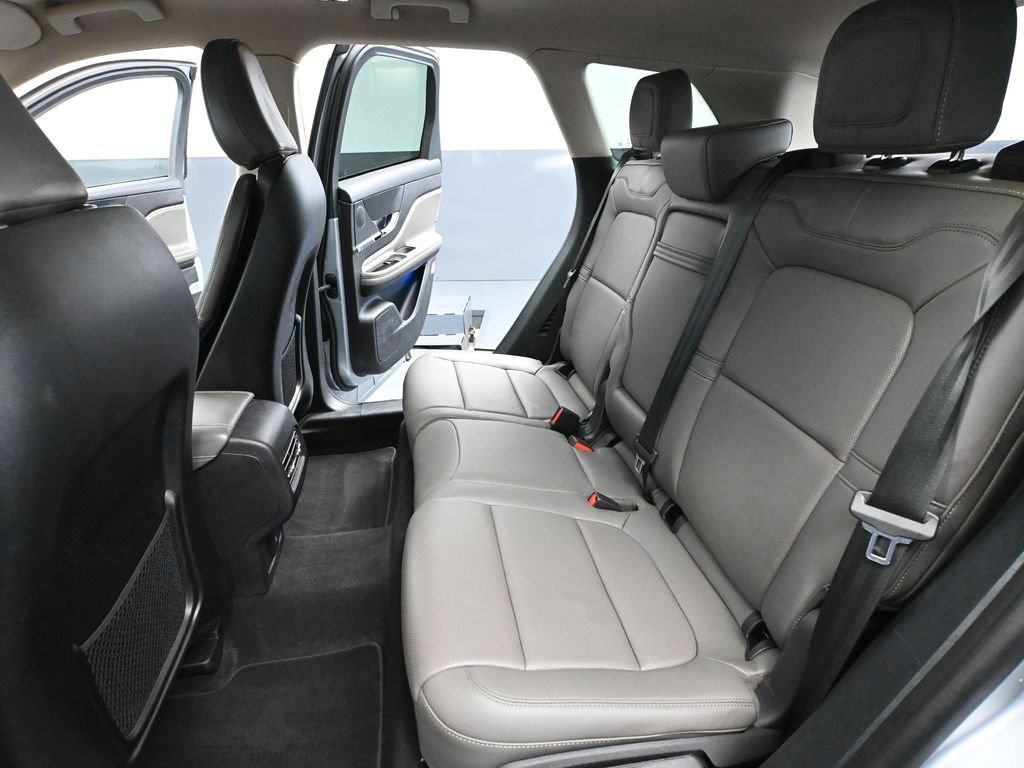 Used 2024 Lincoln Corsair Reserve image 36