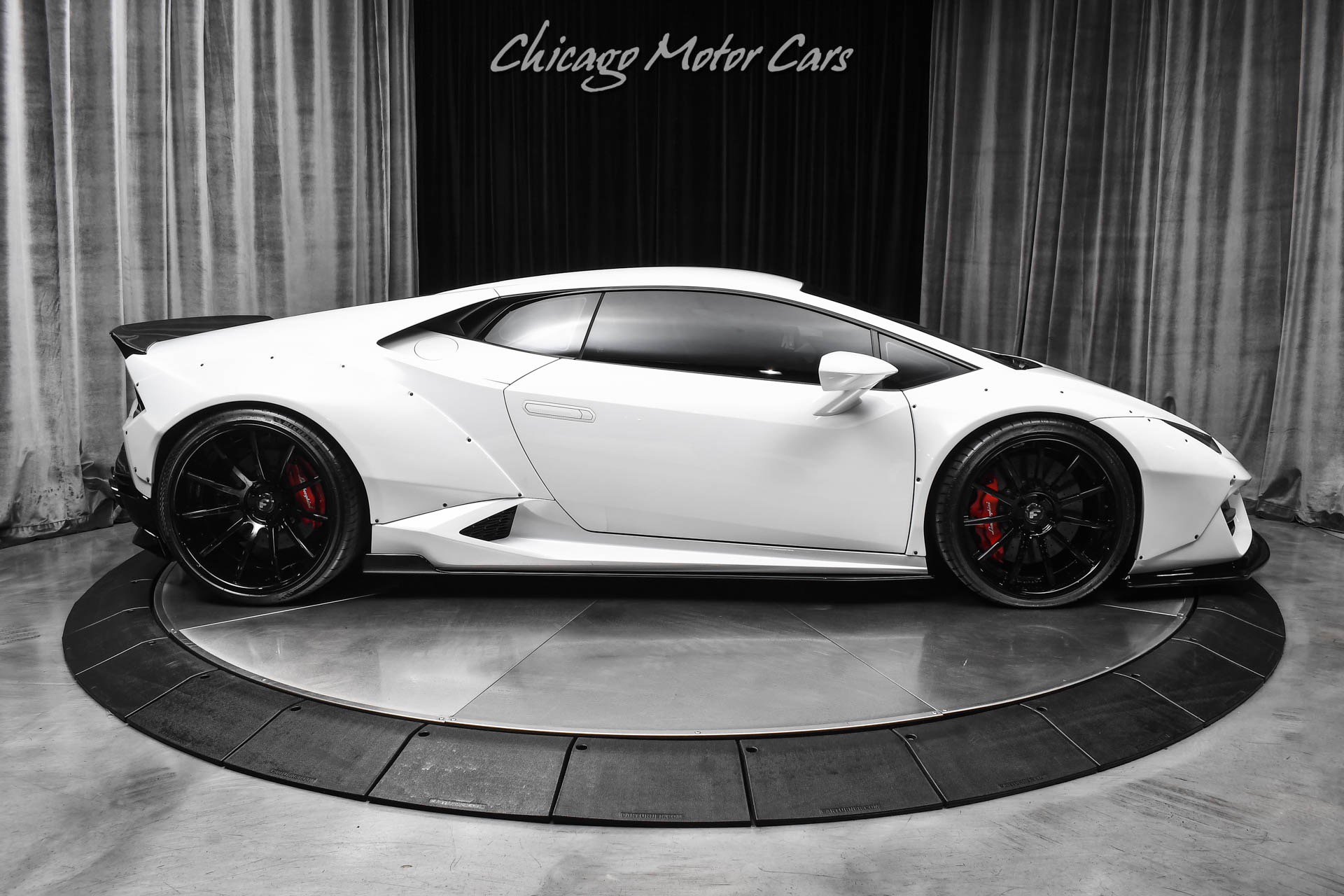 Used 2016 Lamborghini Huracan LP 580-2 RWD image 38