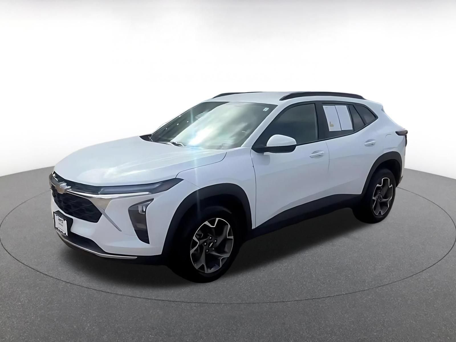 Used 2025 Chevrolet Trax LT w/ LT Convenience Package FWD image 6