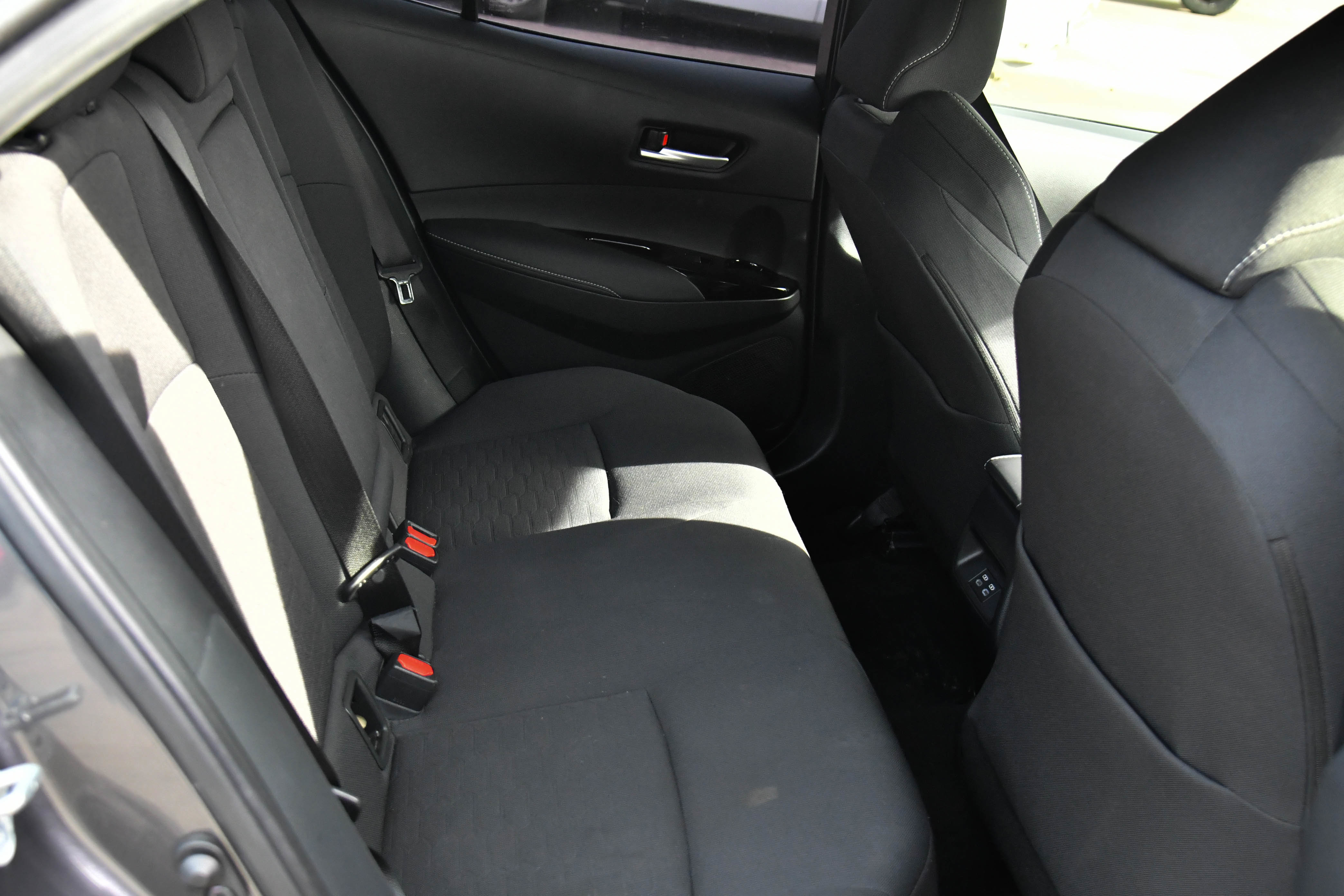 Used 2024 Toyota Corolla SE w/ SE Package image 43