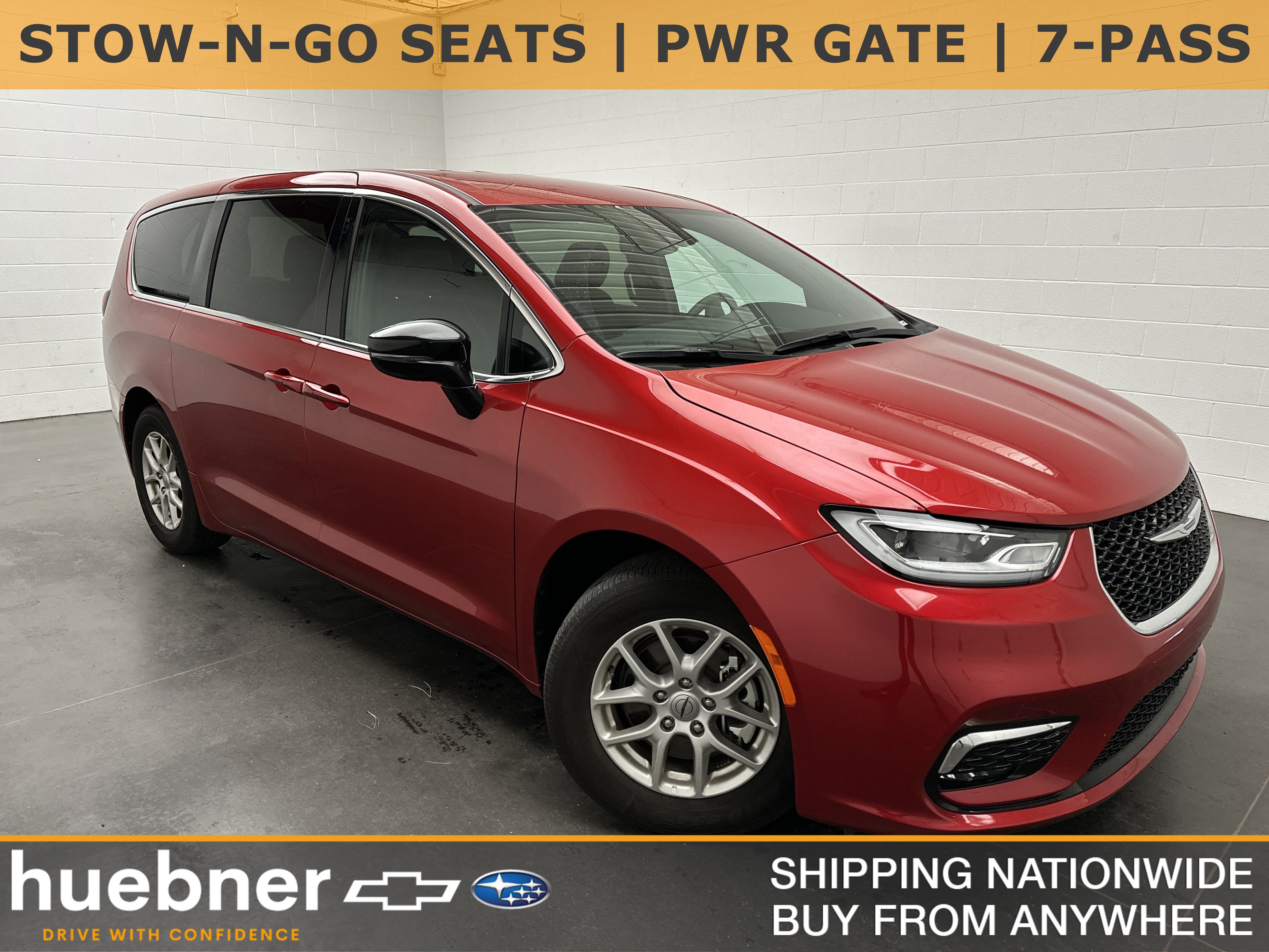 Used 2025 Chrysler Pacifica Select