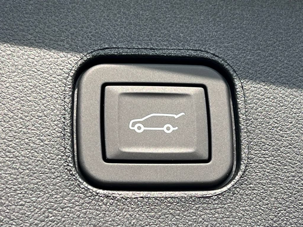 New 2026 Cadillac Lyriq Sport AWD/4WD image 33