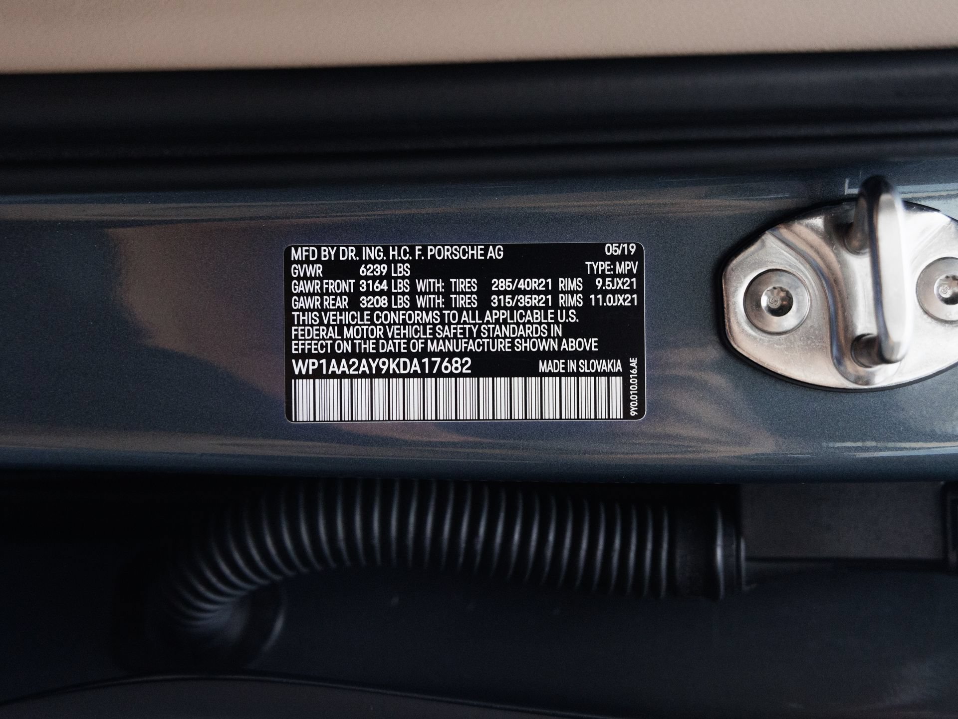 Certified 2019 Porsche Cayenne AWD/4WD image 39