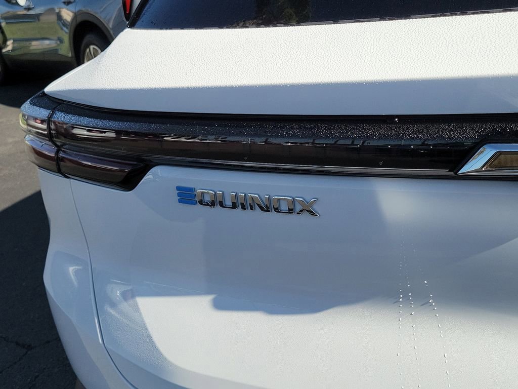 New 2026 Chevrolet Equinox EV LT image 18