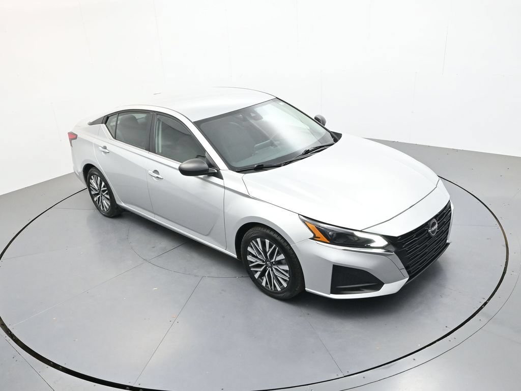 Used 2024 Nissan Altima 2.5 SV FWD image 22