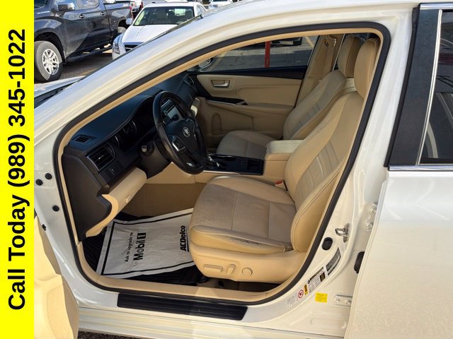Used 2016 Toyota Camry XLE FWD image 2