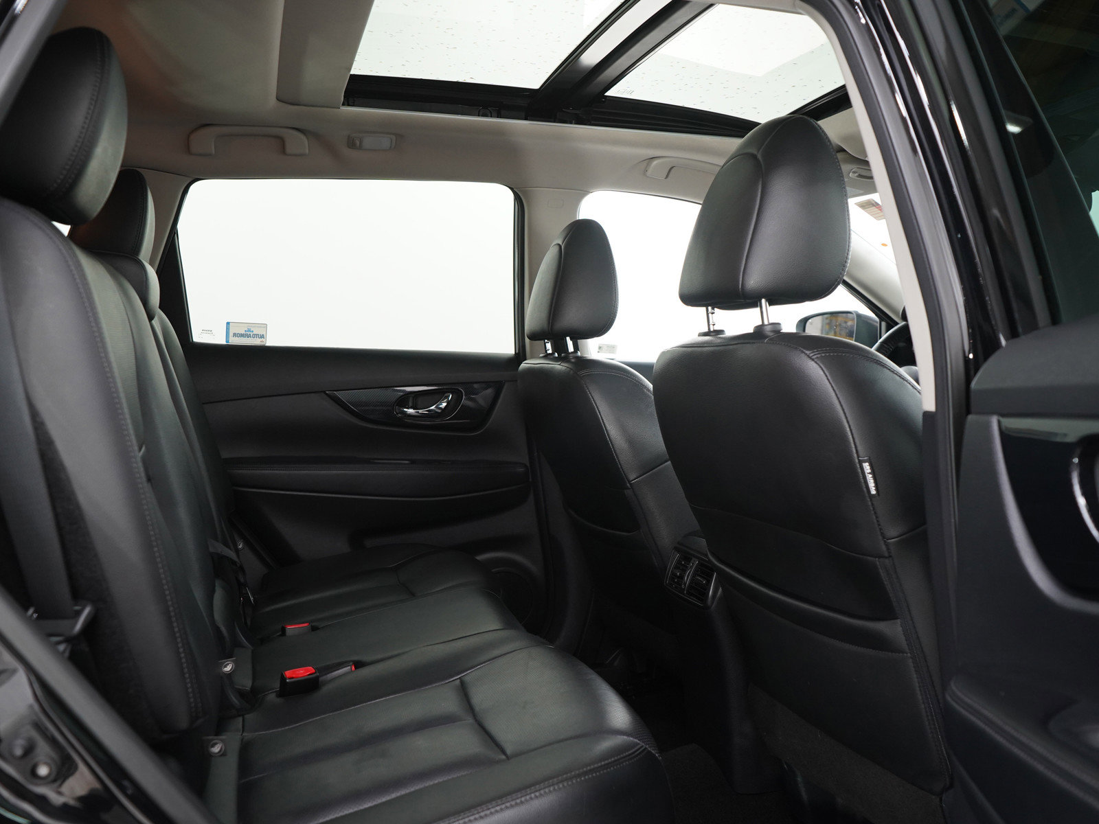 Used 2020 Nissan Rogue SL w/ Premium Package image 12