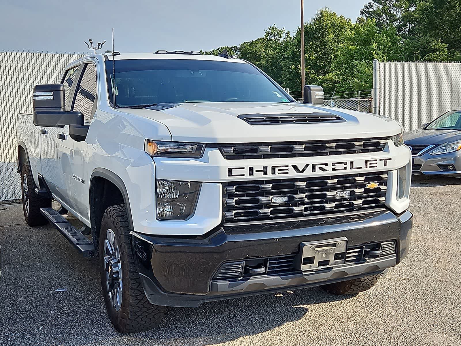 Used 2023 Chevrolet Silverado 2500 Custom w/ Custom Convenience Package AWD/4WD image 2