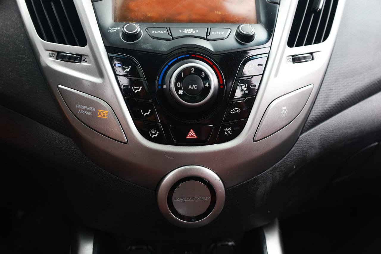 Used 2013 Hyundai Veloster w/ Style Pkg FWD image 30