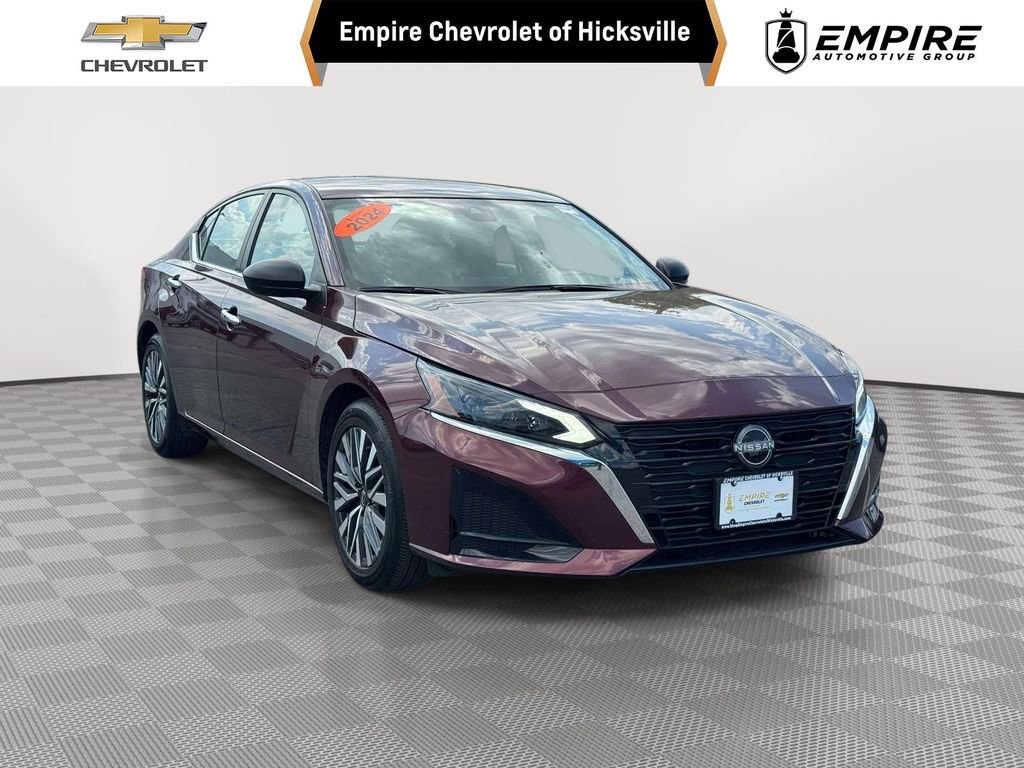 Used 2024 Nissan Altima 2.5 SV FWD image 1