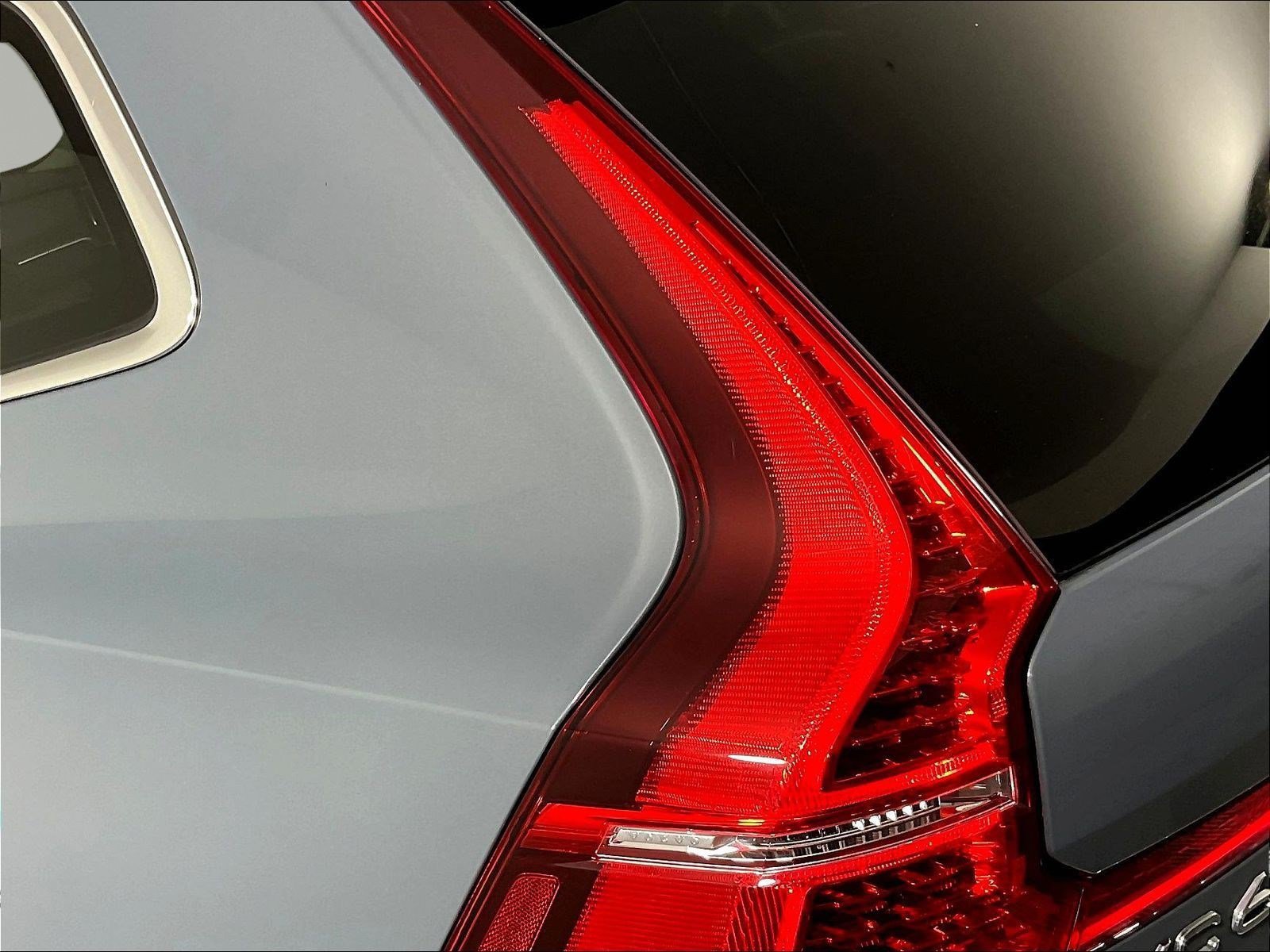 Used 2023 Volvo XC60 B5 Plus w/ Climate Package AWD/4WD image 22
