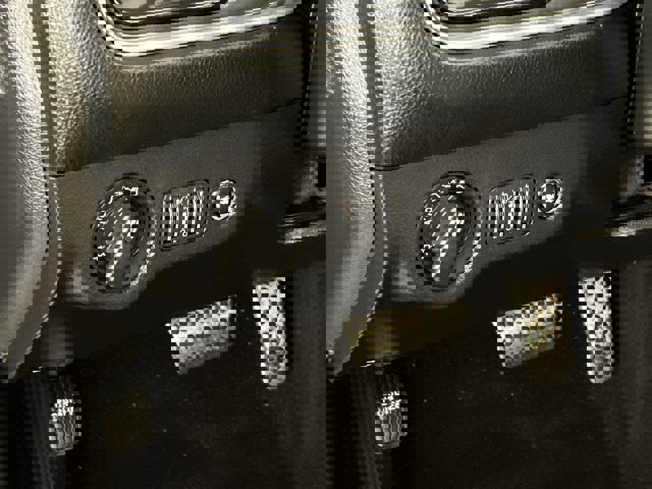 Used 2019 Dodge Challenger SXT image 11