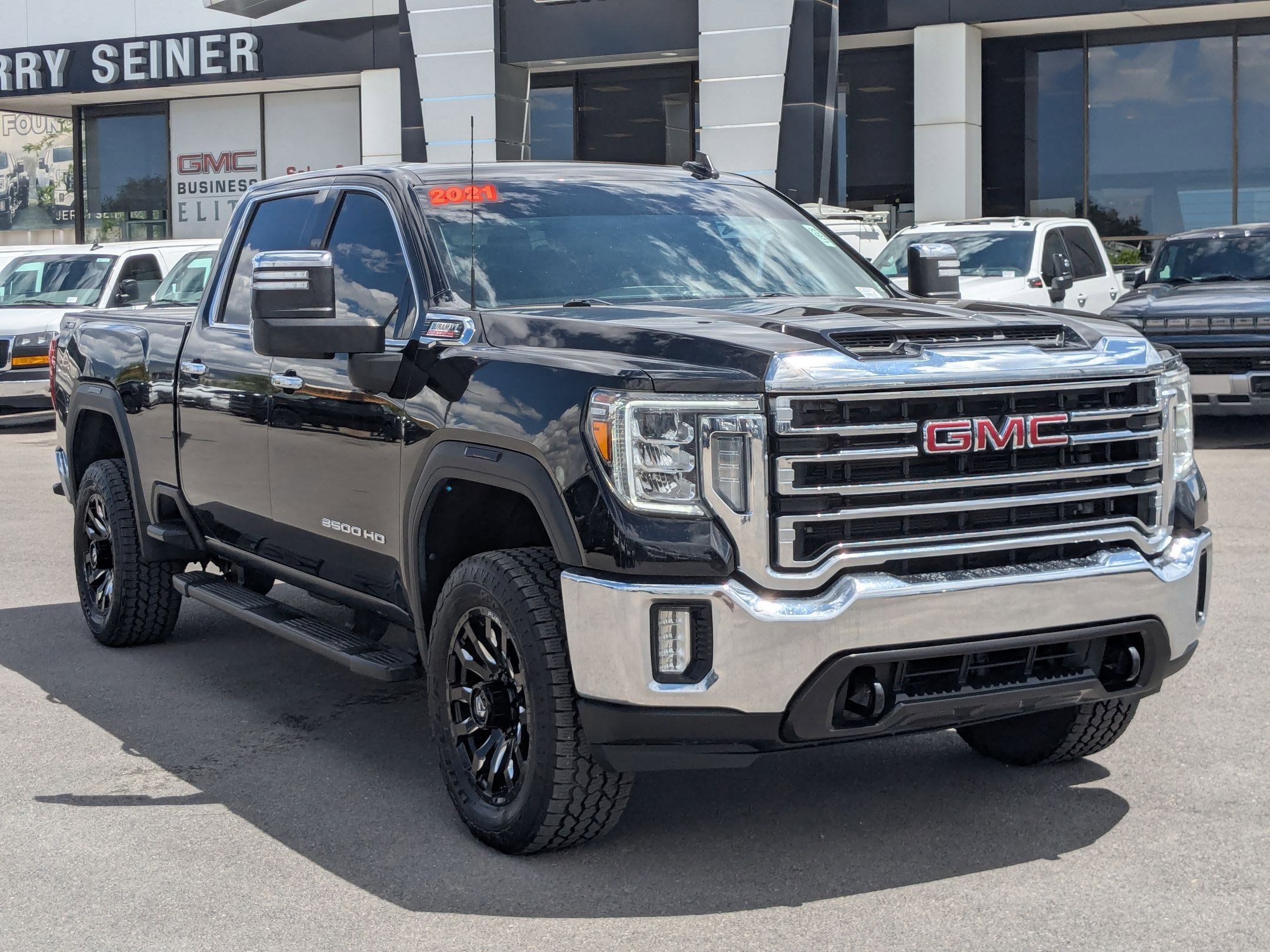 Used 2021 GMC Sierra 3500 SLT w/ Gooseneck/5TH Wheel Package AWD/4WD image 7