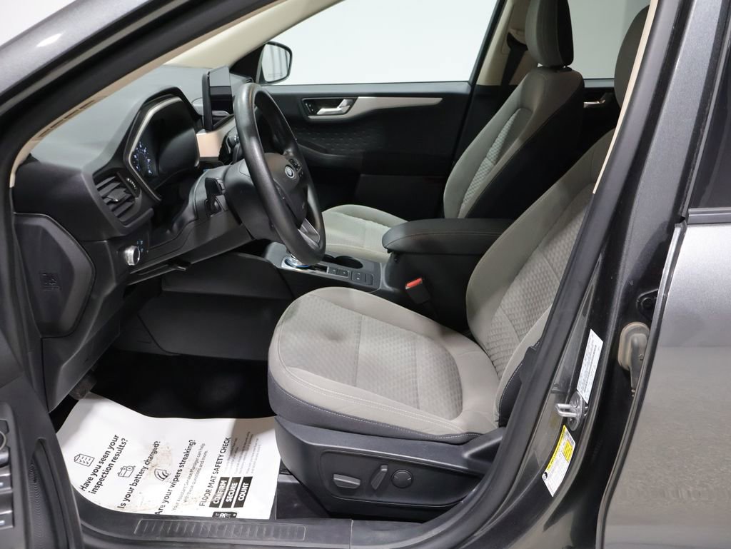 Used 2020 Ford Escape SE image 10