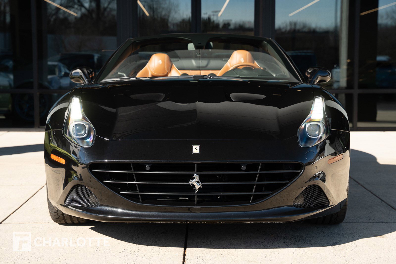 Used 2016 Ferrari California T image 4