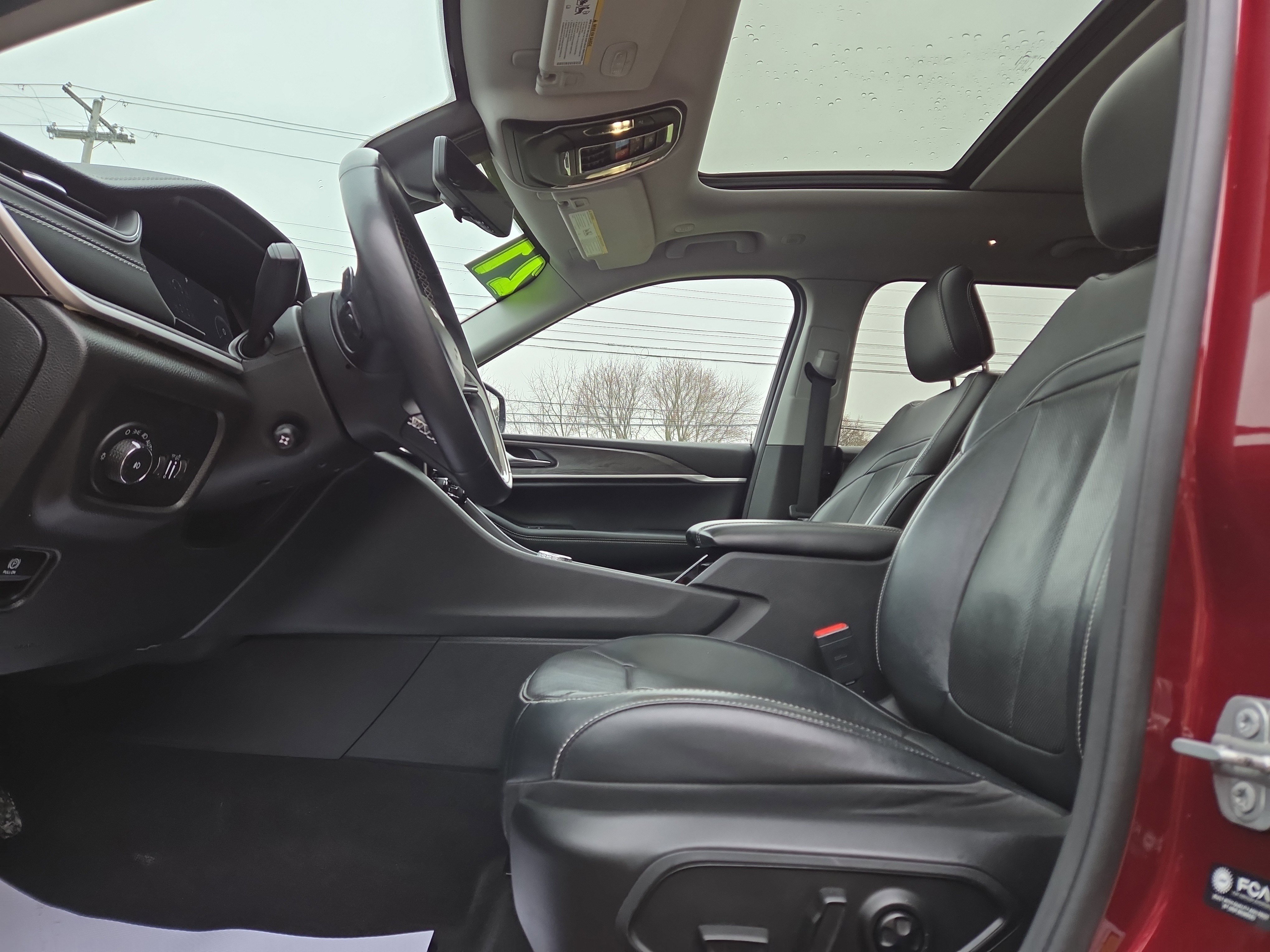 Used 2021 Jeep Grand Cherokee L Limited w/ Luxury Tech Group II image 12