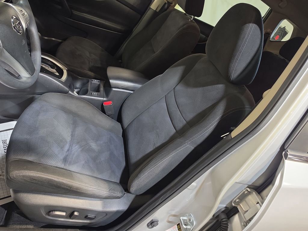 Used 2015 Nissan Rogue SV w/ SV Premium Package image 13