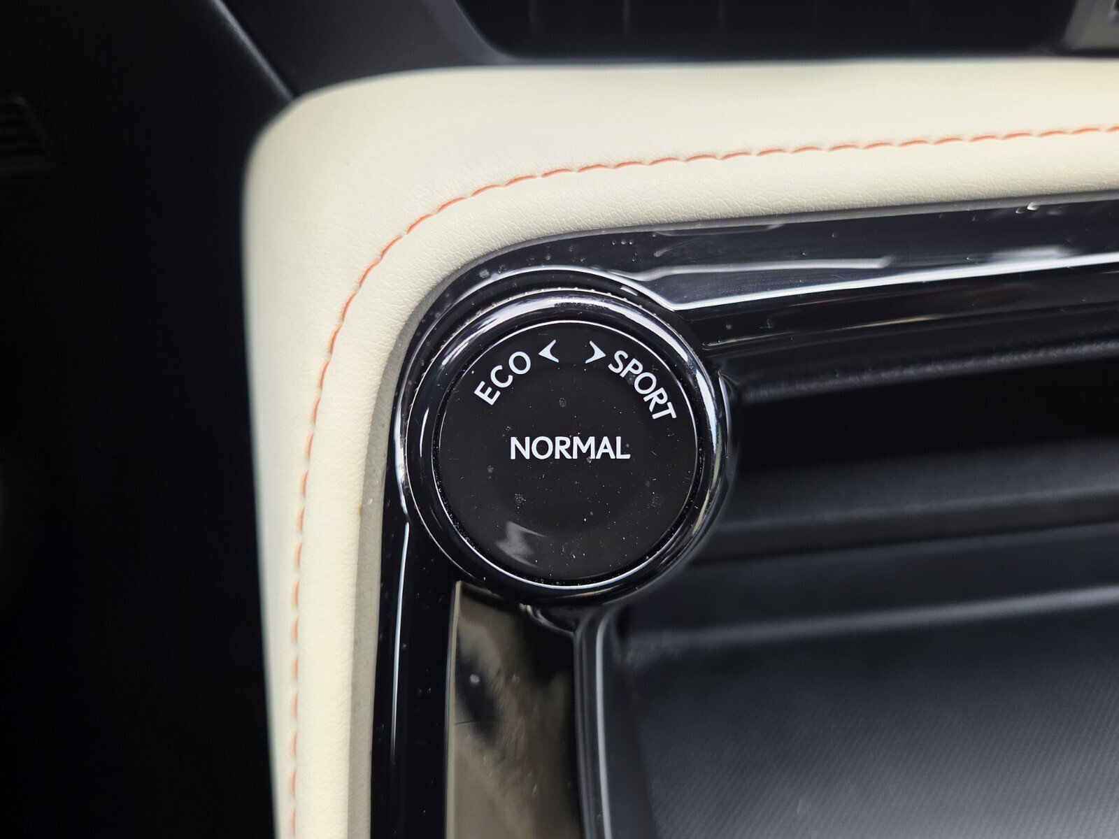 Used 2024 Lexus NX 250 FWD w/ Cold Area Package image 24