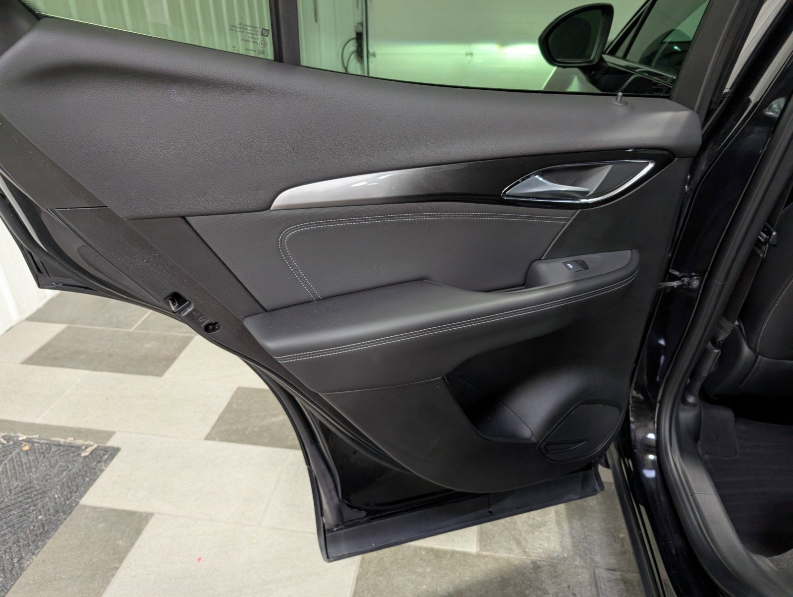 Used 2025 Buick Envision Preferred image 8