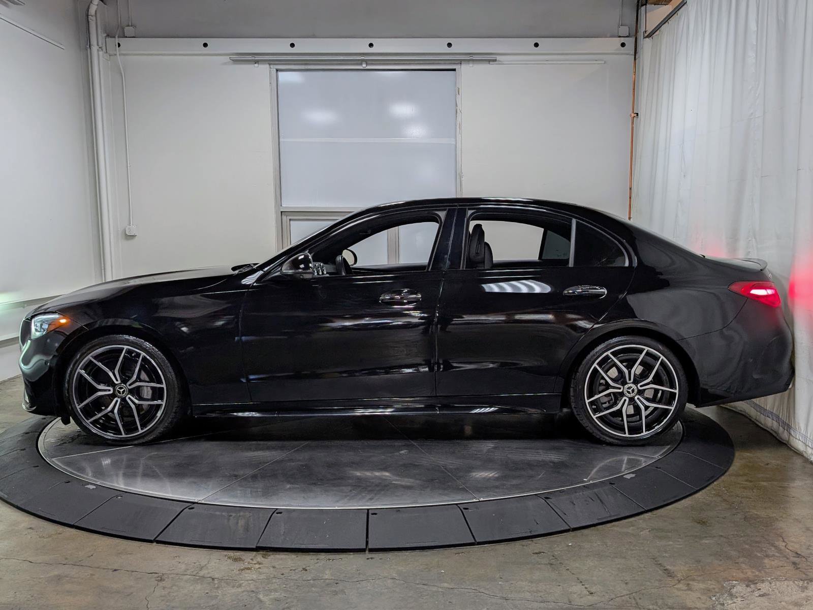 Used 2023 Mercedes-Benz C 300 Sedan image 6