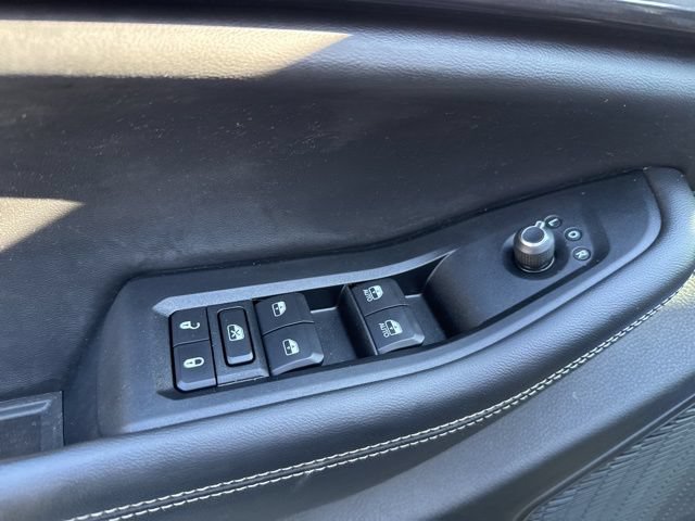 Used 2023 Jeep Grand Cherokee Altitude AWD/4WD image 15