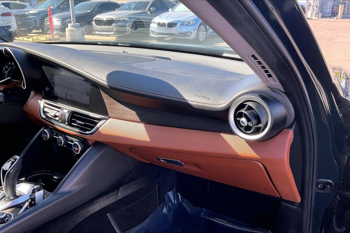 Used 2020 Alfa Romeo Giulia Ti RWD image 13