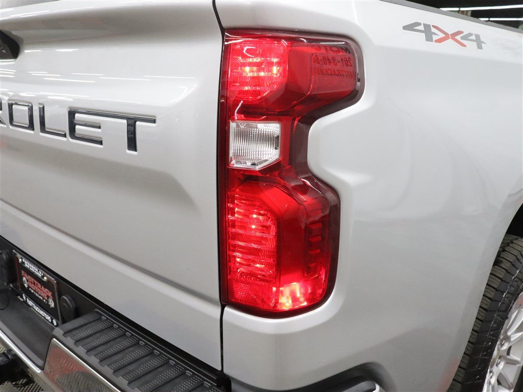 Used 2021 Chevrolet Silverado 1500 LT AWD/4WD image 10