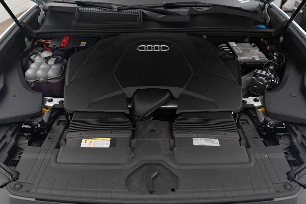 Used 2022 Audi Q8 Premium Plus AWD/4WD image 13