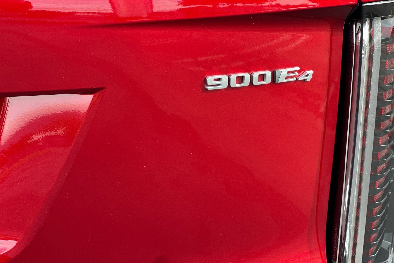 Used 2026 Cadillac Vistiq Sport w/ LPO, Floor Liner Package image 51